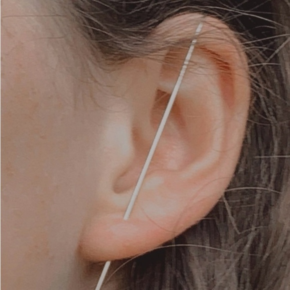 ✨ Gold & Crystal Threader Earring – Minimalist Single Dangle Gift